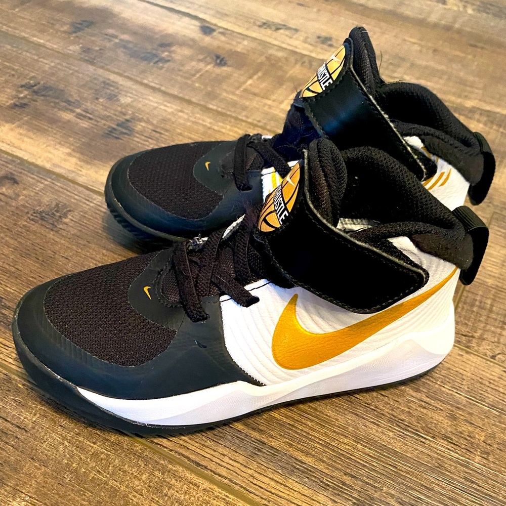 unisex • basketball high-top sneakers • sz 11 • nike